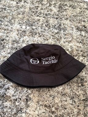 Like new Sergio Tacchini bucket hat